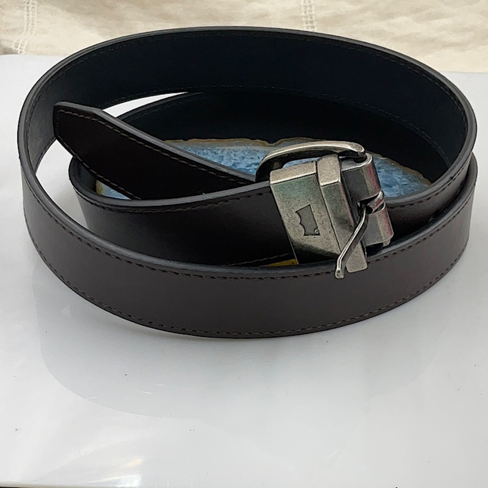 Levi’s Men's Brown & Black Synthetic Leather Belt size 34-36. (Buckle Flips) - Picture 4 of 6